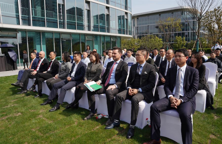 16164971694743511UnX.jpg DSC00409.JPG