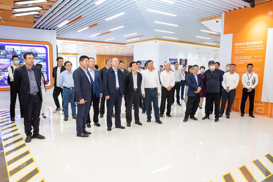 1619746030194211QBEa.jpg 旅行群像1(1).jpg